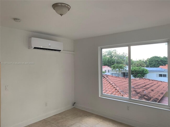 Foto del edificio - 712 SW 56th Ave
