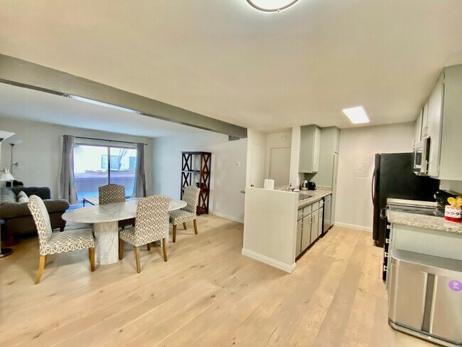 Building Photo - 5460 White Oak Ave