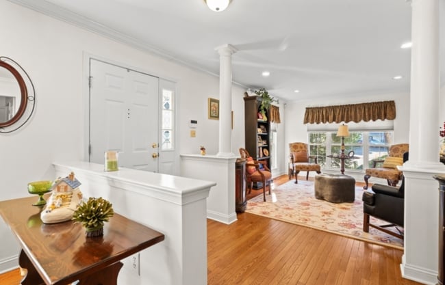 Building Photo - 14 Minuteman Ct