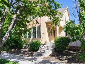 Building Photo - 10257 S Clarks Hill Dr