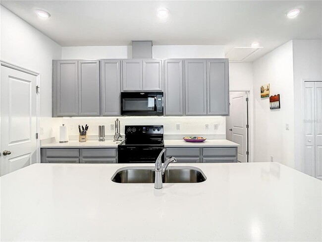 Foto del edificio - 7627 Ashcroft Dr