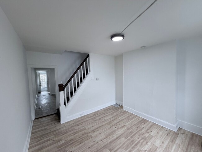 Foto del edificio - 2 bed 1 bath Brand new