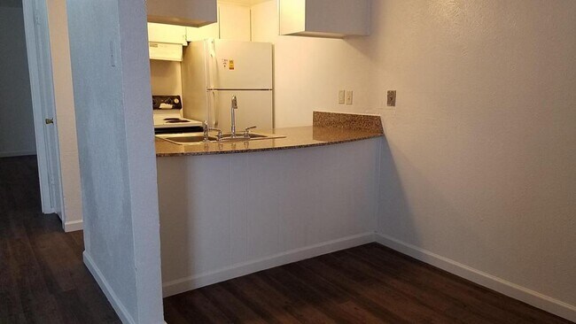Building Photo - 3635 Bolivar Dr.
