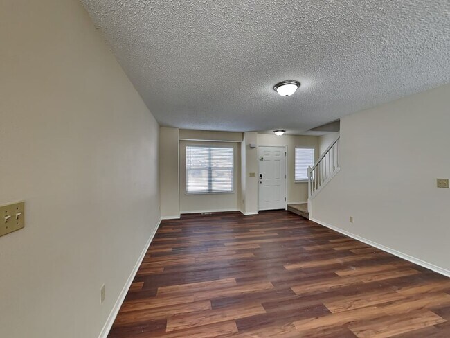 Foto del edificio - 6158 Chesnutmoon Dr