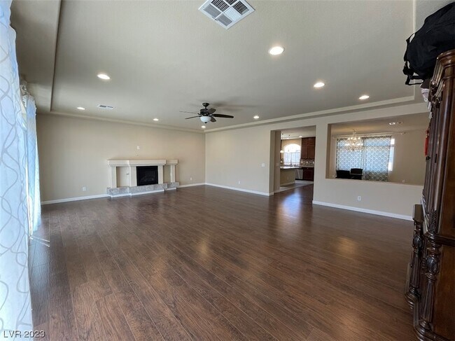 Foto del edificio - 5442 Tartan Hill Ave