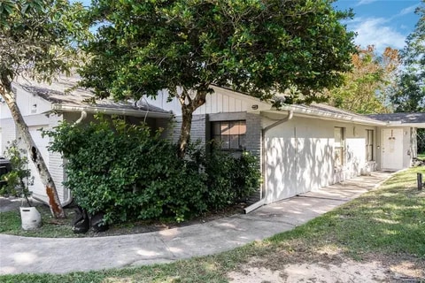 Building Photo - 1947 Bonneville Dr