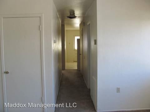 Building Photo - 1024 Madeira Dr SE