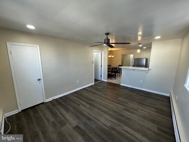 Foto del edificio - 7347 Tabor Ave