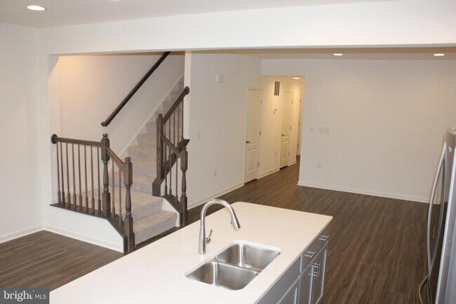 Foto del edificio - 150 Copeley Cir