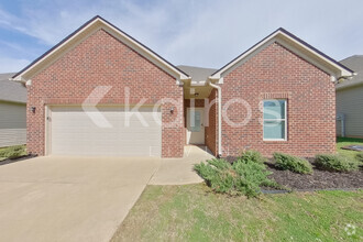 Building Photo - 8005 Shadesbrook Dr