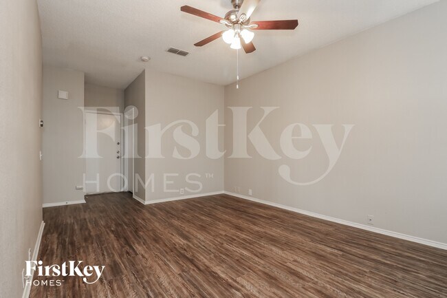 Foto del edificio - 1500 Park Chase Ave