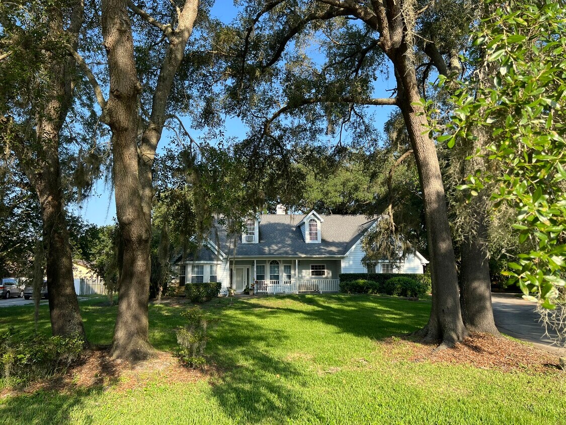 Unit is upstairs only - 2540 Greenwood Dr