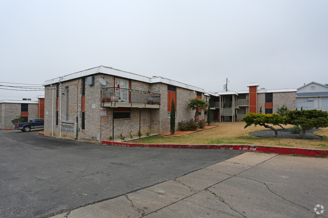 Foto del edificio - Seven Towers Apartments