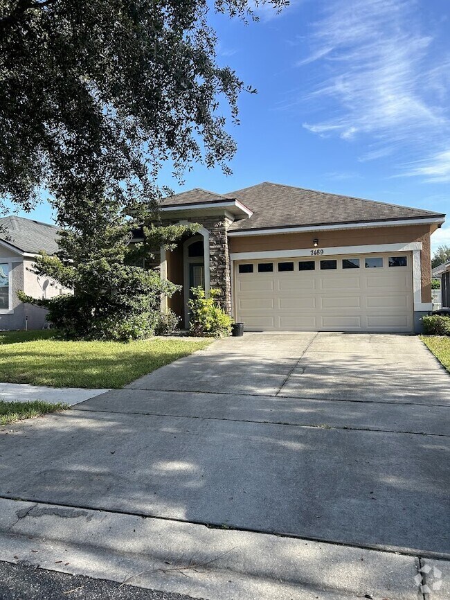 Rich Moor Villas at Goldenrod Student Apartments for Rent Orlando, FL