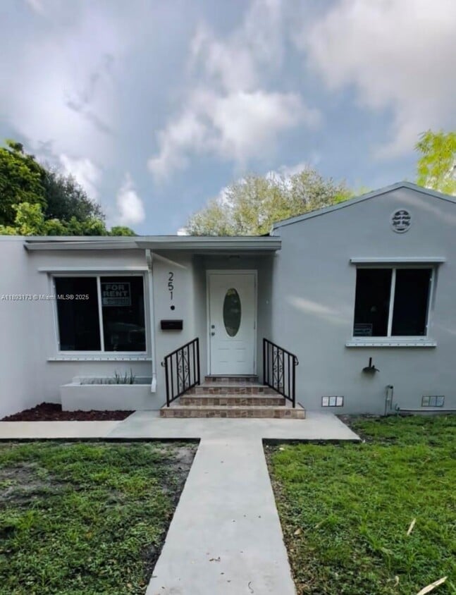 Primary Photo - 251 NW 41st St