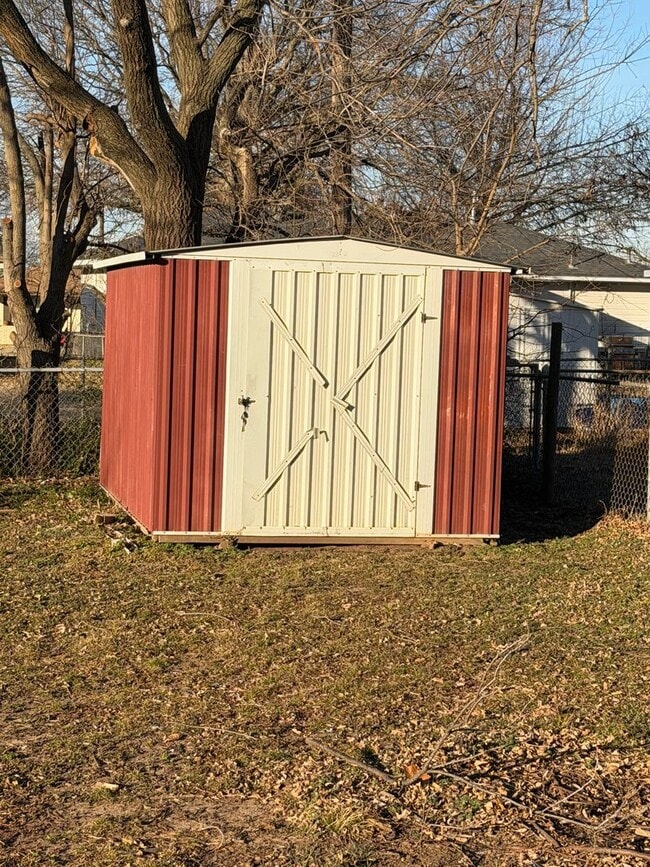 Foto del edificio - 1400 Rickey Rd