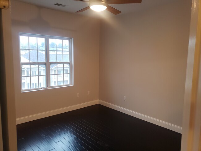 Bedroom - 2636 Suncrest Vlg