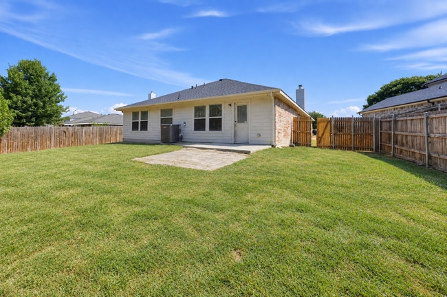 Building Photo - 1422 Post Oak Trl