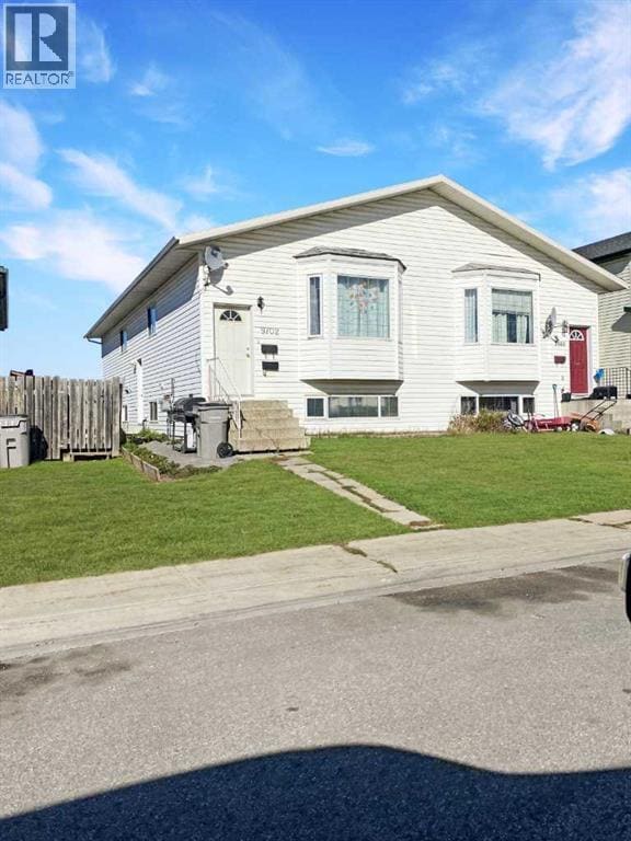 Building Photo - 9702-9126 126 Ave