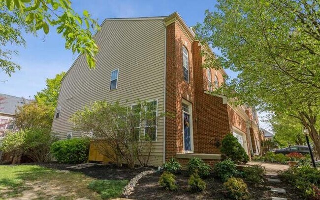 Building Photo - 8338 Middle Ruddings Dr