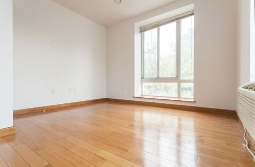 Building Photo - 88 Ridge St