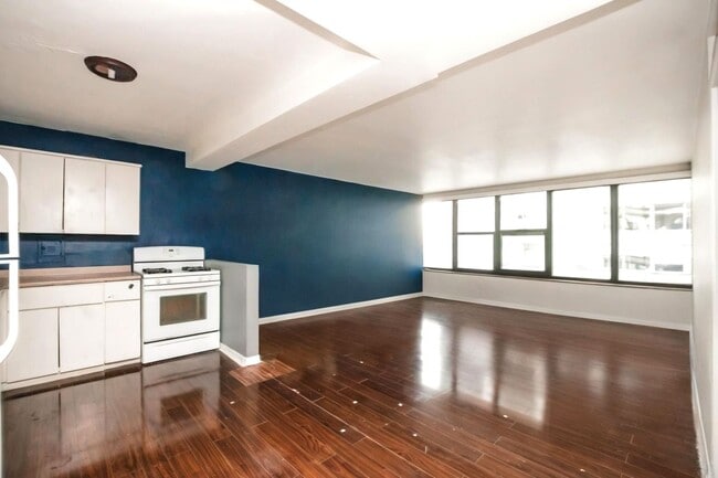 Foto del edificio - 5801 N Sheridan Rd