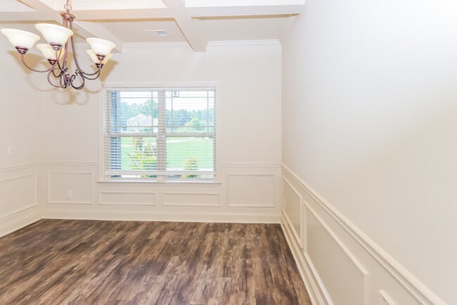 Foto del edificio - 520 Trousseau Ln