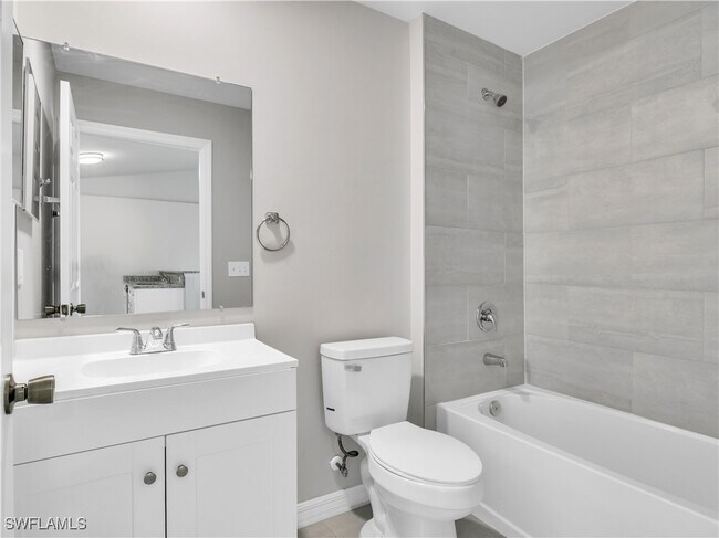 Foto del edificio - 4620-4622 SW 8th Ct