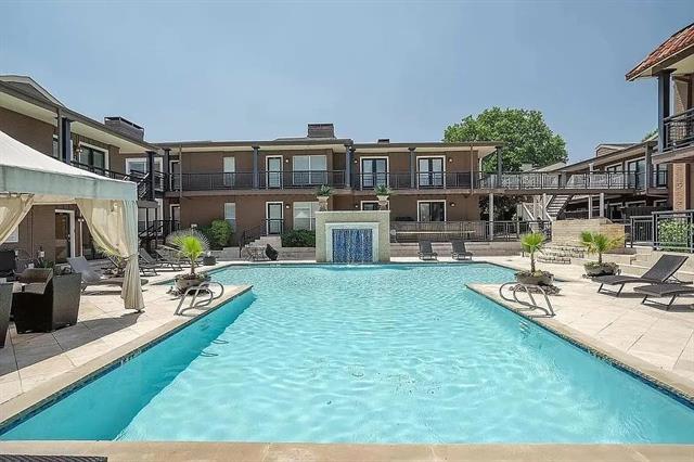 Foto del edificio - 5932 Sandhurst Ln