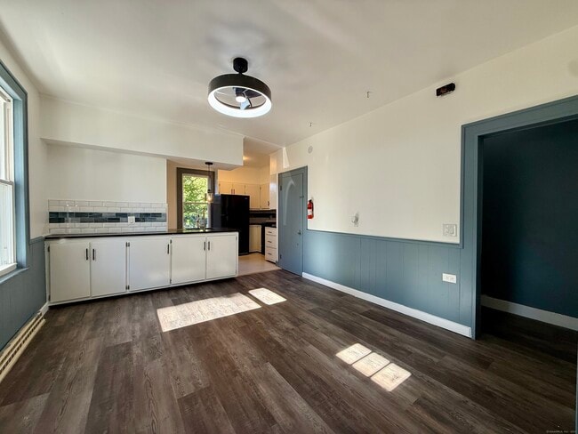 Building Photo - 22 Hawthorne Ave