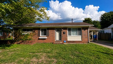 Building Photo - 6 Rivercrest Dr