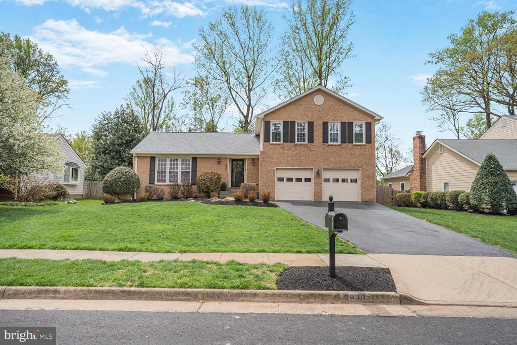 Foto principal - 8409 Reflection Ln