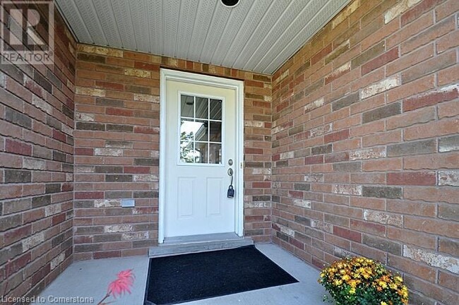 Building Photo - 390 Pastern Trail