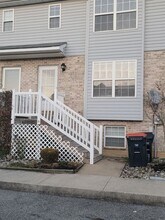 Building Photo - 407 Champs Ln
