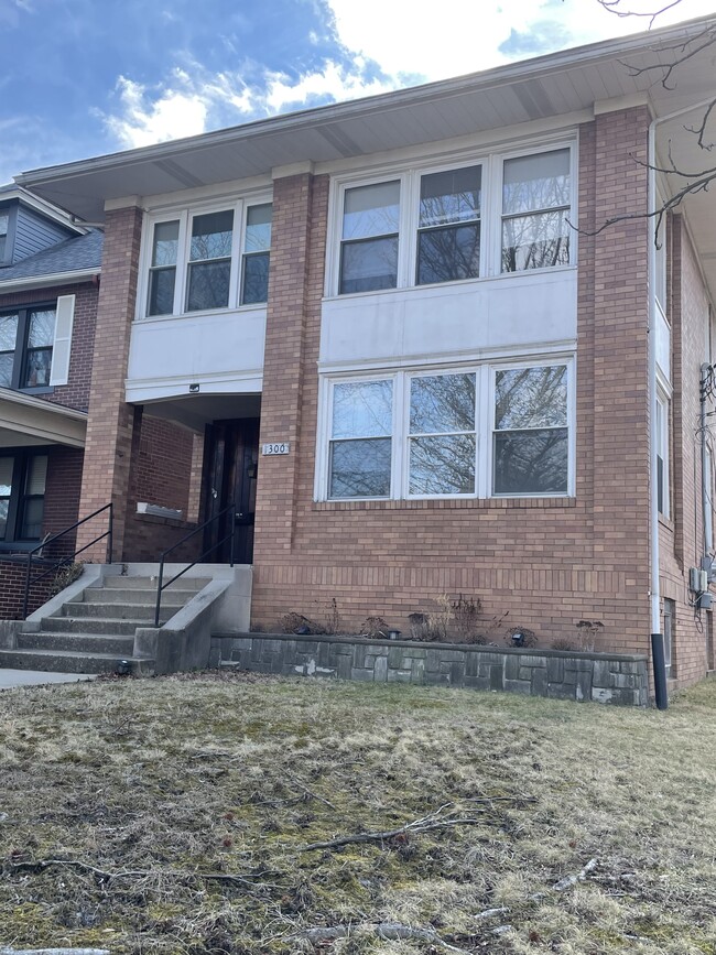 Building Photo - 1300 Laclair Ave