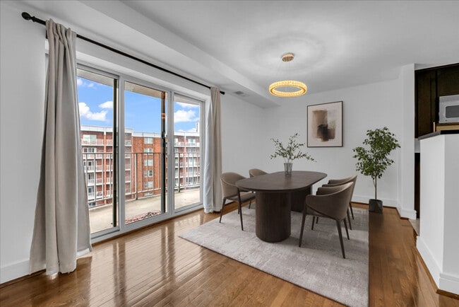 Building Photo - 411 S Old Woodward Ave