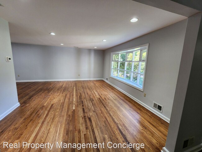 Foto del edificio - 3 br, 2.5 bath House - 67 Maple Avenue