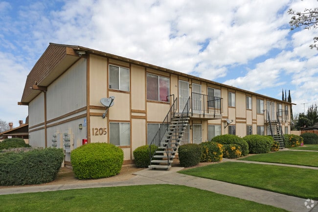 Building Photo - Lakeland Apartments