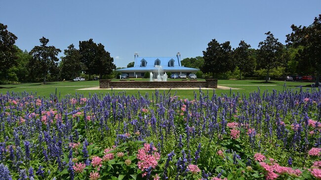 Building Photo - 598 Blue Stem Dr