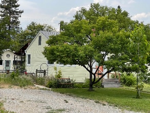 Building Photo - 1003 S 3rd St