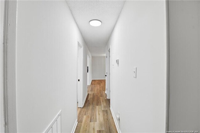 Building Photo - 1110 Barwin Dr