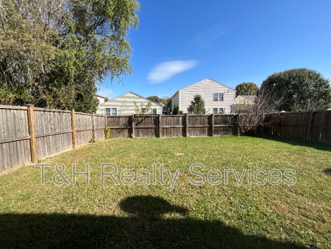 Building Photo - 6307 Alonzo Dr