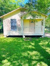 Building Photo - 836 N Meeker Rd