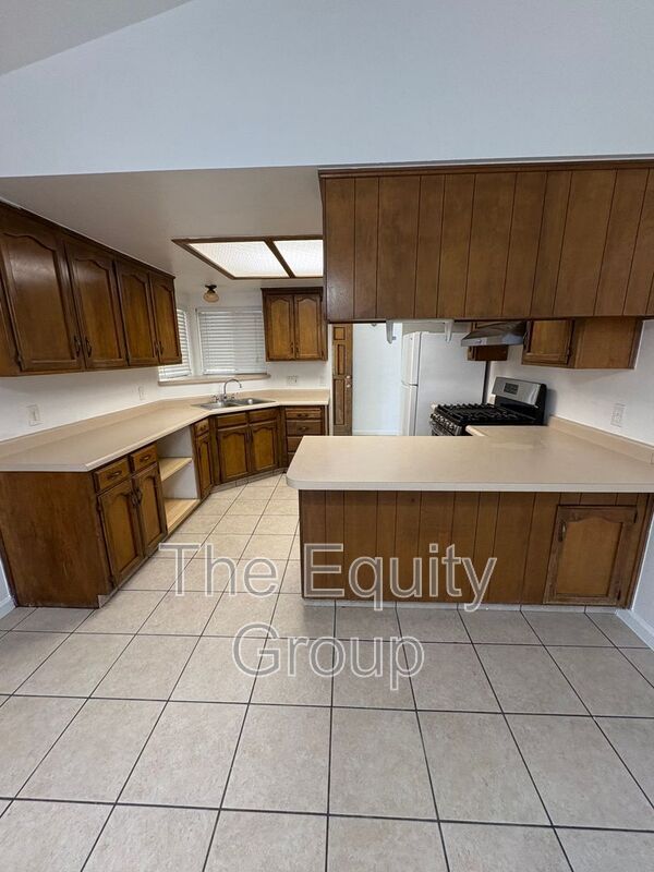Foto del edificio - 2642 N Fairway St