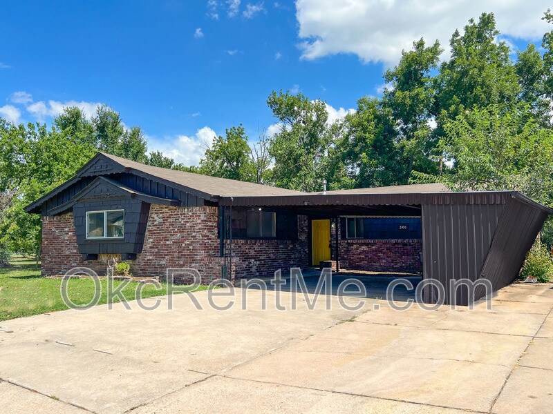 Photo - 2400 SW 63rd St