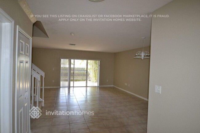 Foto del edificio - 4888 NW 116th Ct