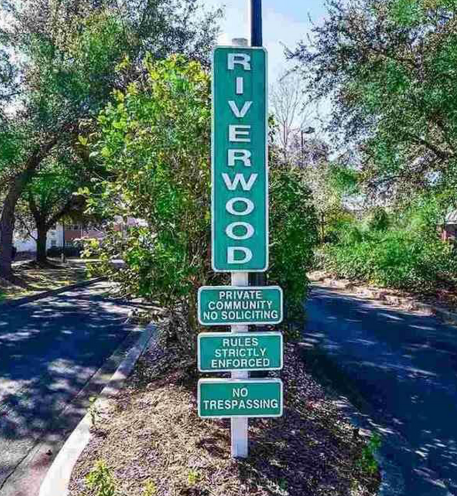Building Photo - NEWLY RENOVATED 4 Bed/2 Bath with Communit...
