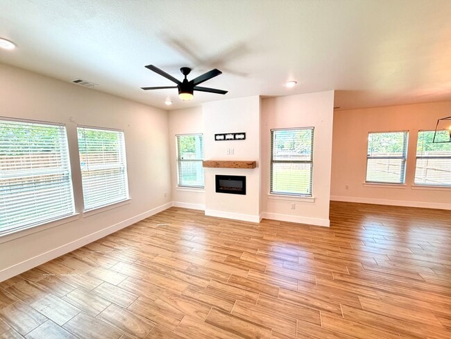 Foto del edificio - 1720 Lloyd Ave