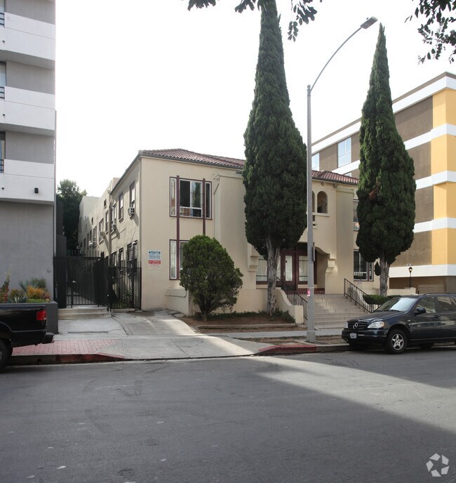 1818 Whitley Apartments Los Angeles, CA