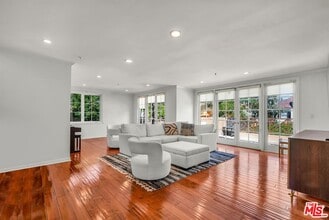 Building Photo - 10555 Ashton Ave